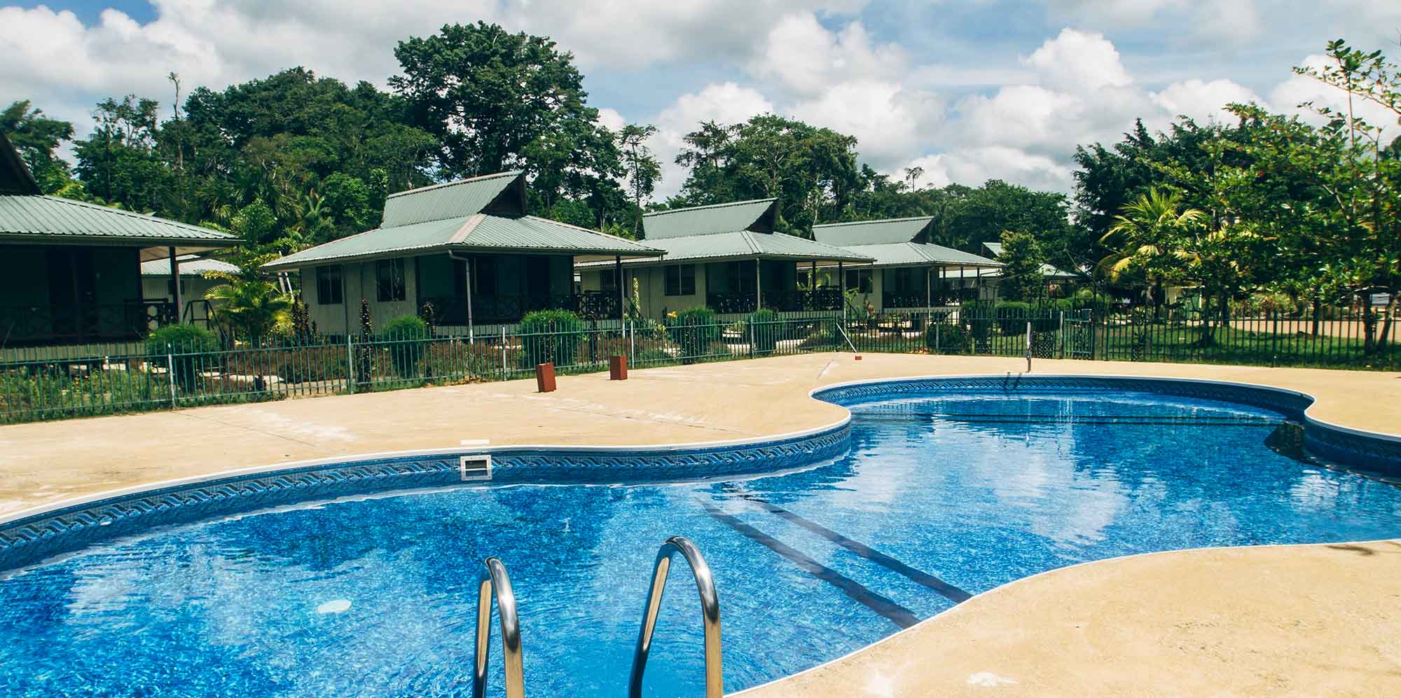Overbridge River Resort Bungalows & Pool